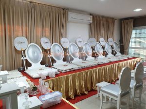 เช่าเวทีสงฆ์_โต๊ะหมู่บูชา+อาสนะสงฆ์สีขาวเงิน - Image 4