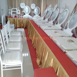 เช่าเวทีสงฆ์_โต๊ะหมู่บูชา+อาสนะสงฆ์สีขาวเงิน