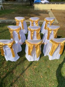 เช่าเก้าอี้-เก้าอี้พลาสติก-คลุมผ้าสีขาวโบว์สีทอง - Image 7