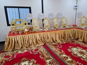 เช่าโต๊ะหมู่บูชา+อาสนะสงฆ์ ชุดพิธีสงฆ์ สีครีมทอง - Image 3