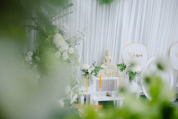 เช่าโต๊ะหมู่บูชา_อาสนะ+สีขาวเงิน -ชุดพิธีสงฆ์ - Image 3