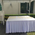 เช่าโต๊ะ-โต๊ะเหลี่ยมคลุมผ้าขาวจับจีบ