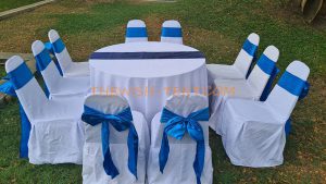 เช่าโต๊ะ-โต๊ะจีน+เก้าอี้บุนวมคลุมผ้าสีขาว+โบว์สีน้ำเงิน