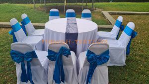 เช่าโต๊ะ-โต๊ะจีน+เก้าอี้บุนวมคลุมผ้าสีขาว+โบว์สีน้ำเงิน - Image 4