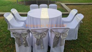 เช่าโต๊ะ-โต๊ะจีน1.5ม.+เก้าอี้พลาสติกคลุมผ้าสีขาว+โบว์สีเงิน - Image 5