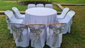 เช่าโต๊ะ-โต๊ะจีน1.5ม.+เก้าอี้พลาสติกคลุมผ้าสีขาว+โบว์สีเงิน