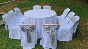 เช่าโต๊ะ-โต๊ะจีน1.5ม.+เก้าอี้พลาสติกคลุมผ้าสีขาว+โบว์สีเงิน - Image 2