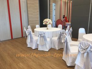 เช่าโต๊ะ-โต๊ะจีน1.5ม.เก้าอี้บุนวมคลุมผ้าขาวโบว์สีเงิน - Image 3