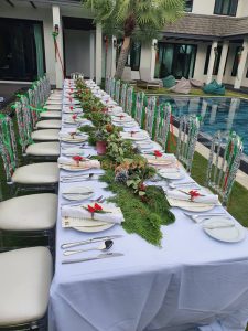 เช่าเก้าอี้ชิวารี คริสตัล ชุดโต๊ะเหลี่ยมเก้าอี้คริสตัล