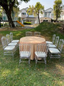 เช่าโต๊ะ-โต๊ะจีนผ้าสีทอง+เก้าอี้คริสตัล เจ้าหญิง - Image 3