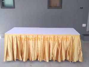 เช่าโต๊ะ-โต๊ะเหลี่ยมคลุมผ้าจับจีบสีทอง