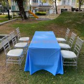 เช่าโต๊ะเหลี่ยมผ้าสีฟ้า+เก้าอี้ชิวารีคริสตัล