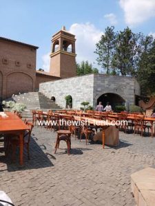 เช่าโต๊ะไม้ เช่าเก้าอี้ไม้